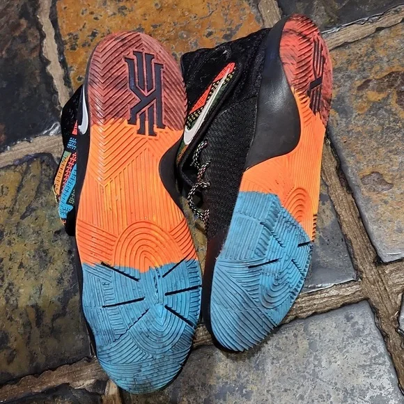 Nike Kyrie 2 Boys Size 7  Black History Month Edition Shoes Sneakers - Picture 4 of 8